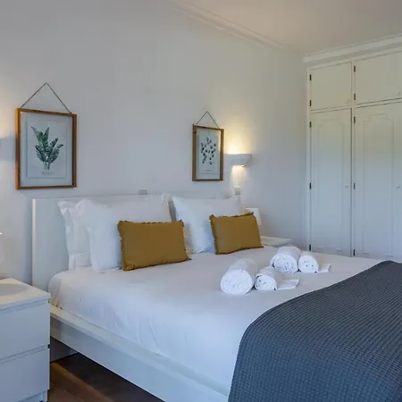 Sunny 1bdr W/ Balcony & Pool In By Lovelystay Apartment