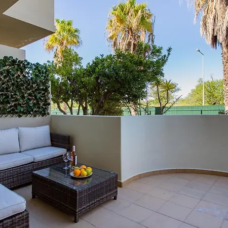 Sunny 1bdr W/ Balcony & Pool In By Lovelystay Portimao